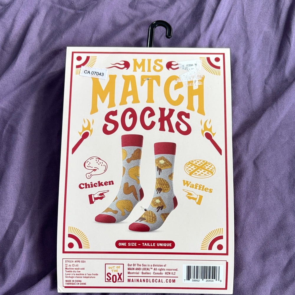 Mismatch Chicken and Waffles Socks - Red and Gold